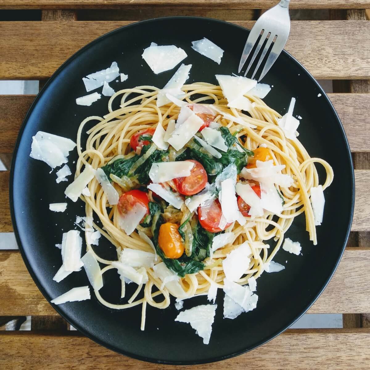 Pasta with cherry & spinach